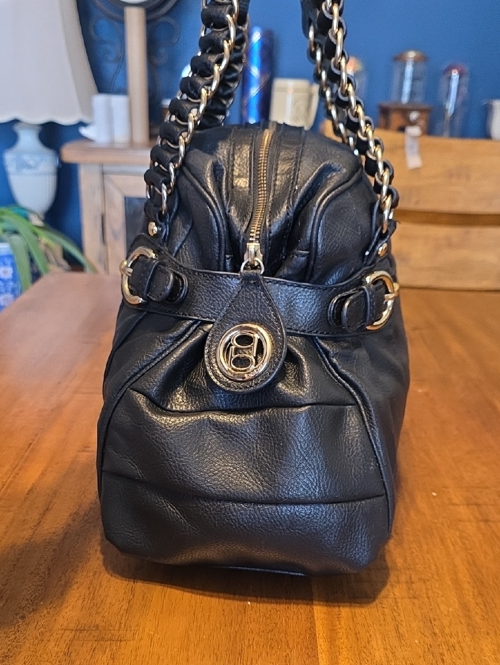 bebe Black Leather Shoulder Bag with Gold Chain Accents - Picture 4 of 16
